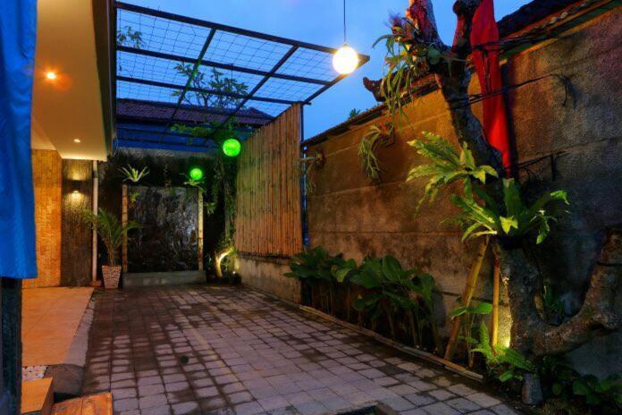 Valomia Guest House Kerobokan Esterno foto